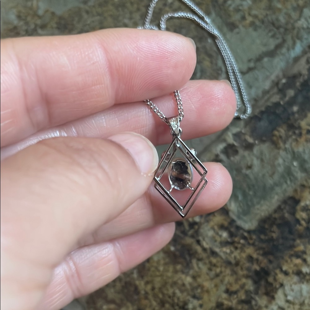 10 K White Gold & Opal Pendant Necklace - Picture 6 of 7